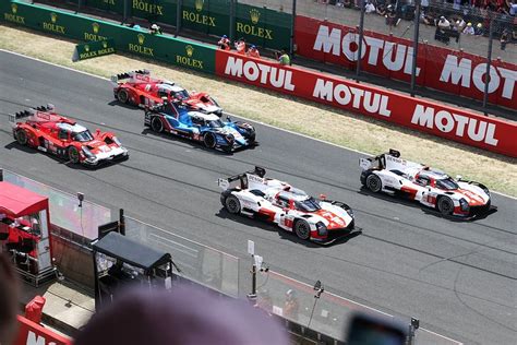  Le Mans 24 Hours: Un'Odissea di Velocità e Strategia su Quattro Ruote!